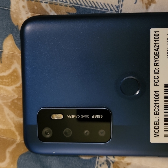 Cricket 5G 64GB Dream Phone Electric Blue with screen protector and red case - Picture 2 of 4